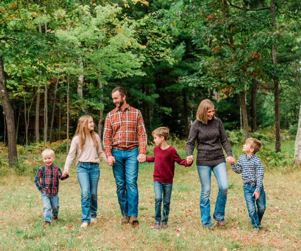 Andrew & Ashley Favorite with their family.
